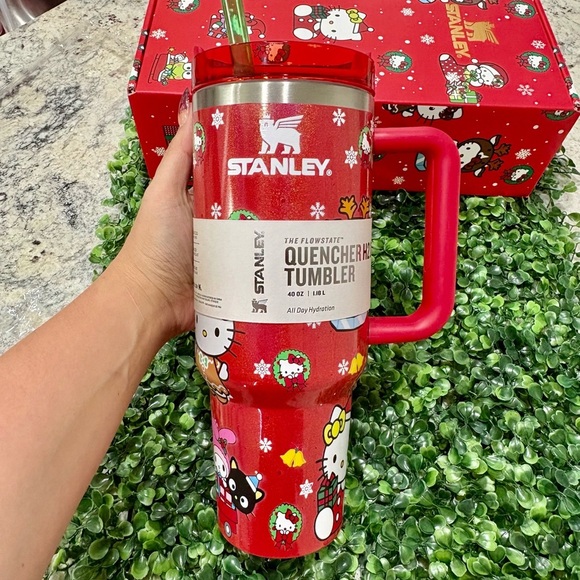 Hello kitty stanley 40 oz - Picture 4 of 6